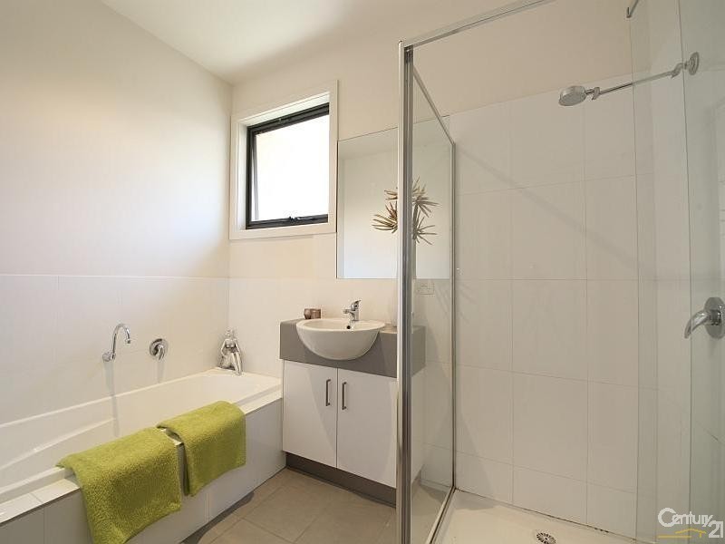 1/63 Victor Road, Bentleigh East VIC 3165