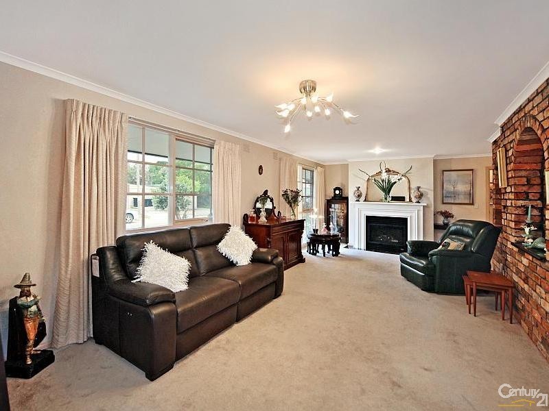 8 Cavendish Drive, Heatherton VIC 3202