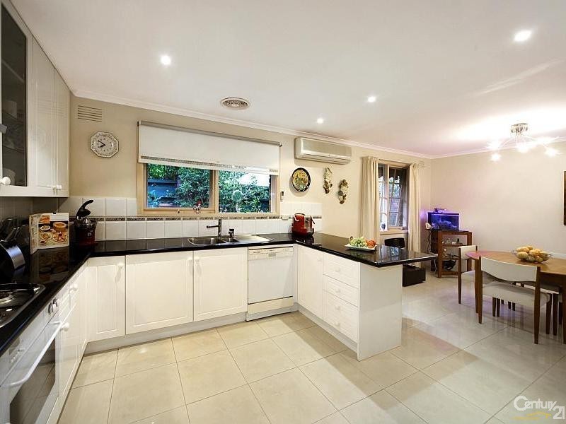 8 Cavendish Drive, Heatherton VIC 3202