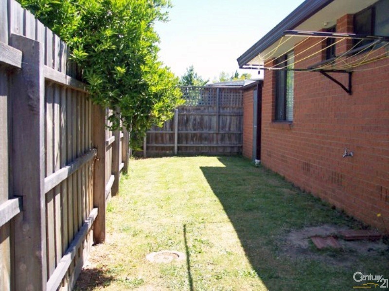 2/7 Dealing Drive, Clarinda VIC 3169