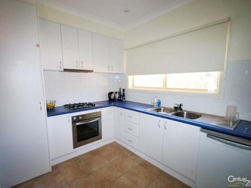 2/11 Carrington Street, Hampton East VIC 3188