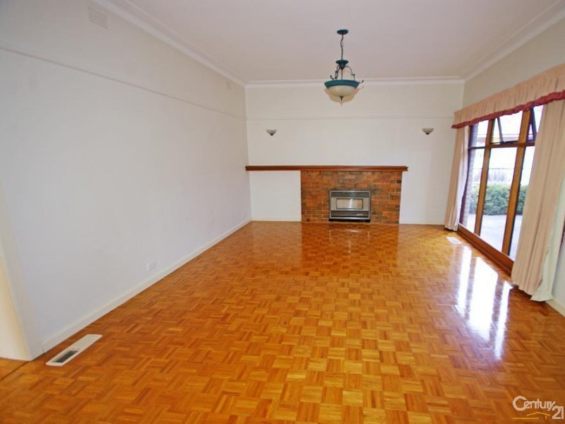 4 Highview Road, Bentleigh East VIC 3165