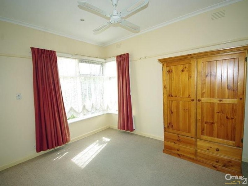 4 Highview Road, Bentleigh East VIC 3165