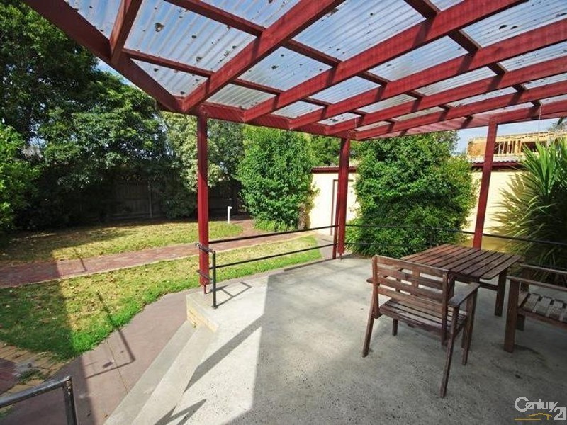 4 Highview Road, Bentleigh East VIC 3165