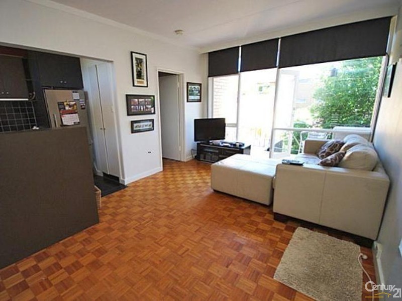 10/282 Barkly Street, Elwood VIC 3184