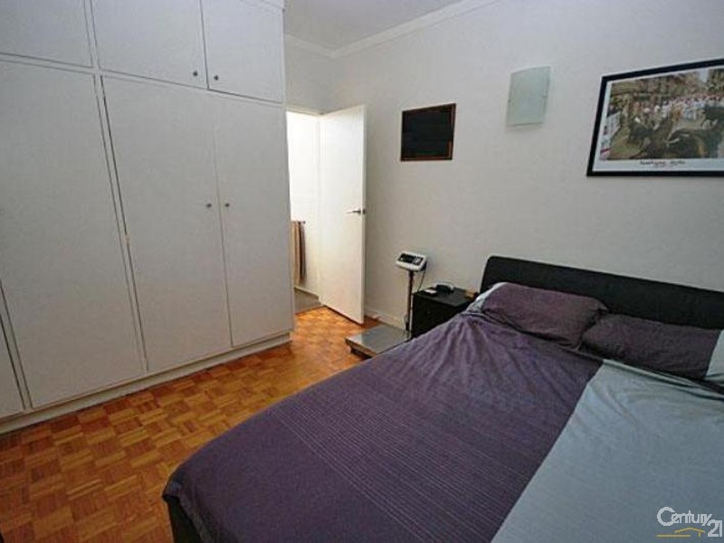 10/282 Barkly Street, Elwood VIC 3184