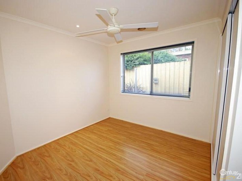 2/8 Nicholls Road, Ormond VIC 3204