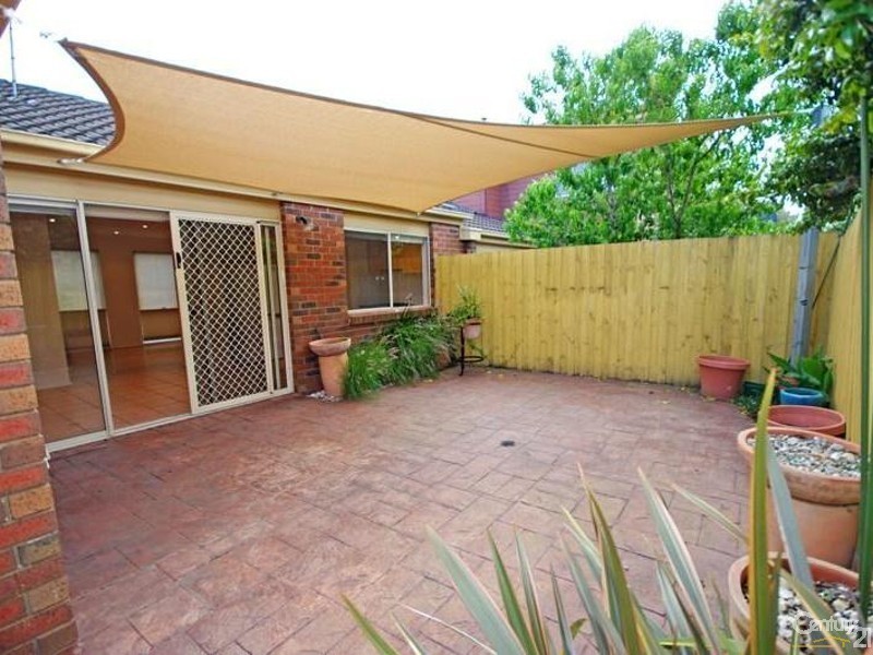 2/8 Nicholls Road, Ormond VIC 3204