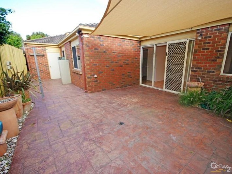 2/8 Nicholls Road, Ormond VIC 3204