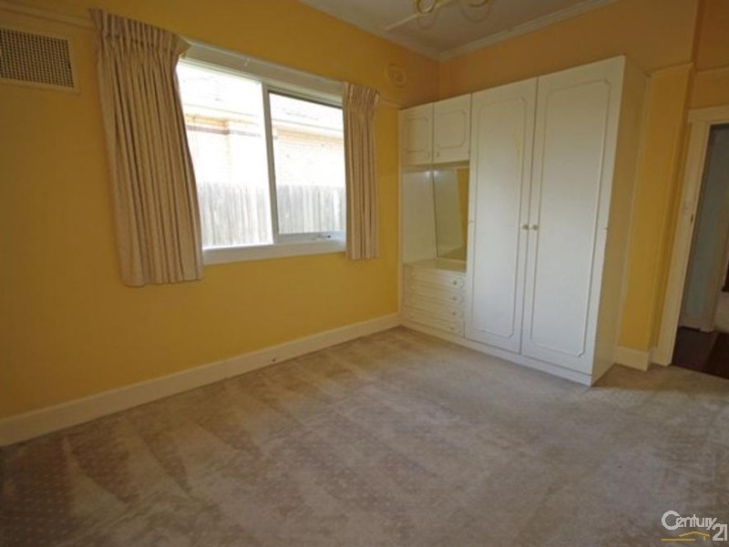 64 Mackie Road, Bentleigh East VIC 3165