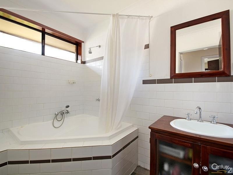 12 Cavendish Drive, Heatherton VIC 3202