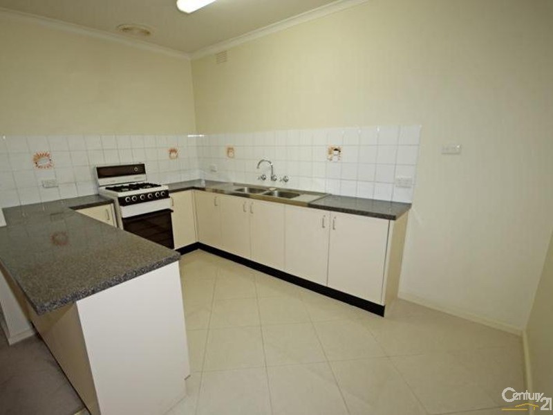 1/8 Brosa Avenue, Bentleigh East VIC 3165