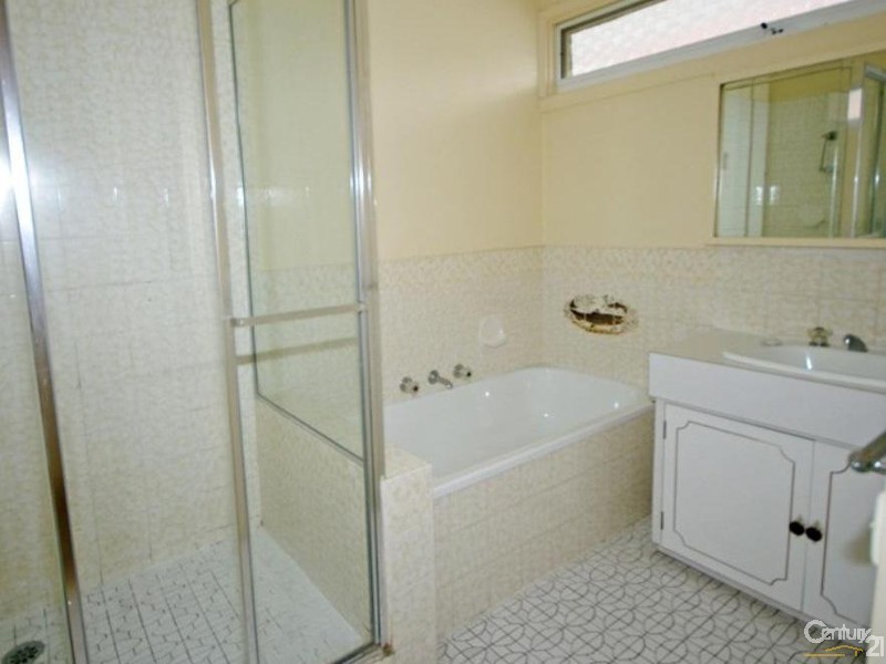 1/8 Brosa Avenue, Bentleigh East VIC 3165