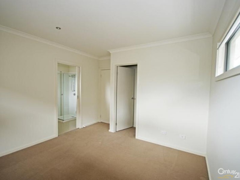 10-2/4 Faulkner Street, Bentleigh VIC 3204