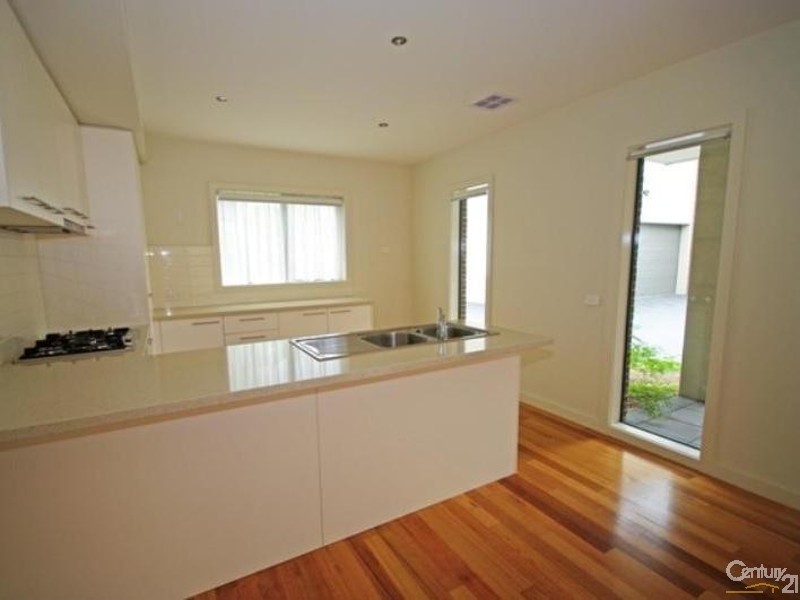 10-2/4 Faulkner Street, Bentleigh VIC 3204
