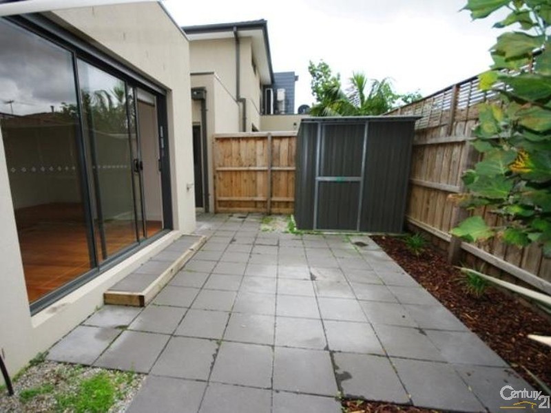10-2/4 Faulkner Street, Bentleigh VIC 3204