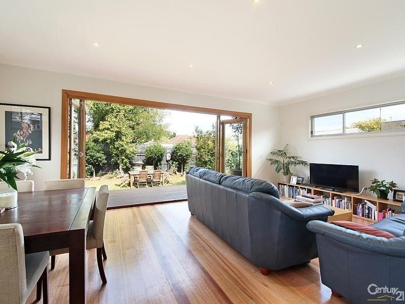 110 McKinnon Road, Mckinnon VIC 3204