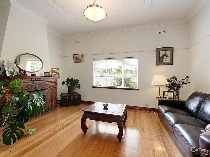 110 McKinnon Road, Mckinnon VIC 3204