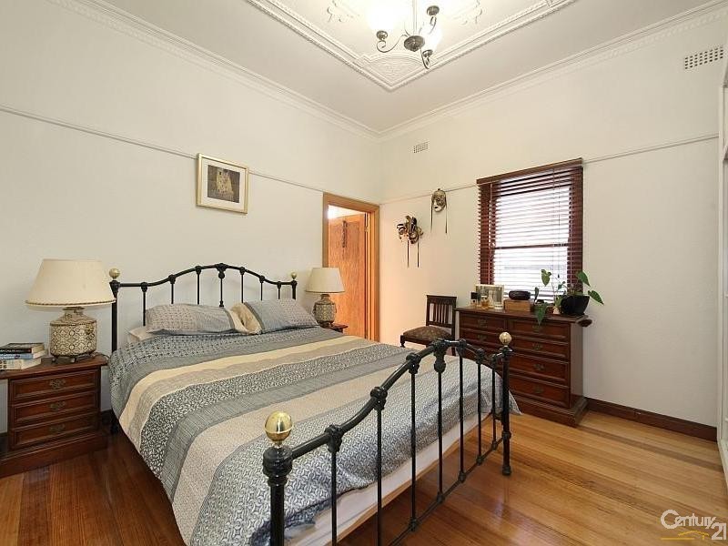 110 McKinnon Road, Mckinnon VIC 3204