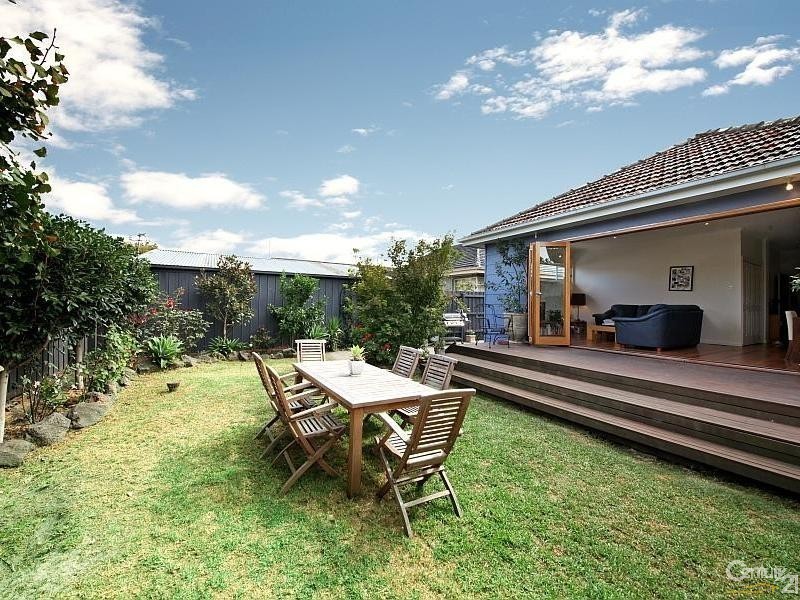 110 McKinnon Road, Mckinnon VIC 3204