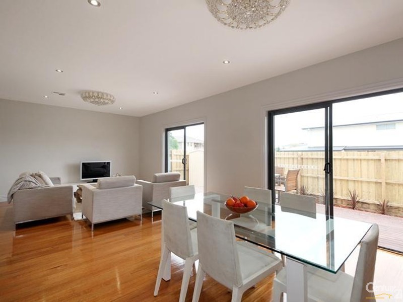 13 St James Avenue, Bentleigh VIC 3204