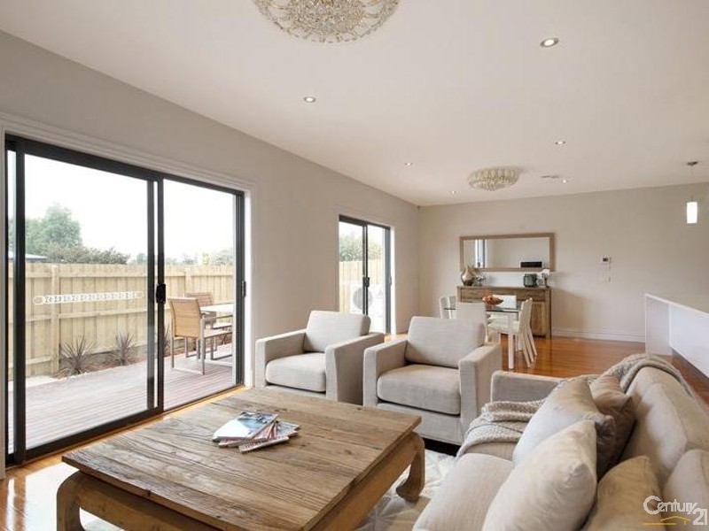 13 St James Avenue, Bentleigh VIC 3204