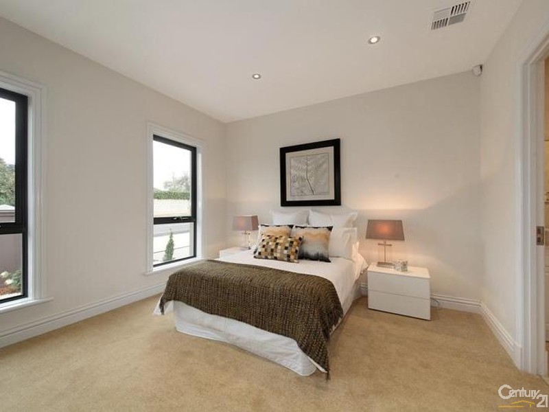 13 St James Avenue, Bentleigh VIC 3204