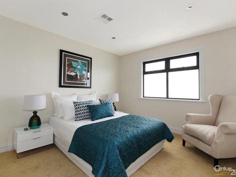 13 St James Avenue, Bentleigh VIC 3204