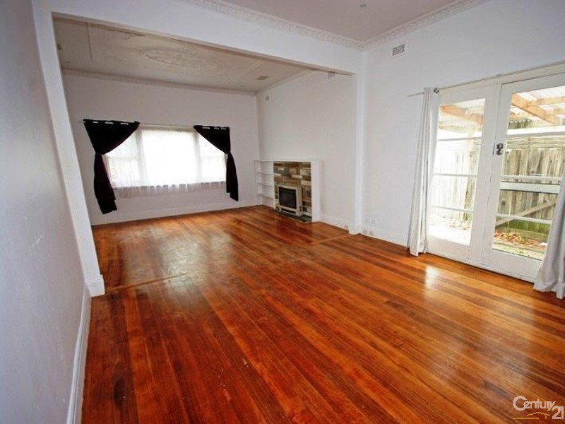 6 Selkirk Avenue, Mckinnon VIC 3204