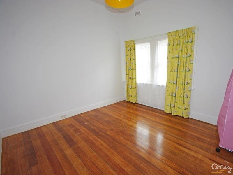 6 Selkirk Avenue, Mckinnon VIC 3204