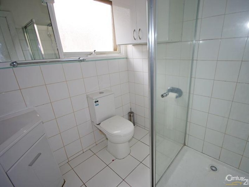 6 Selkirk Avenue, Mckinnon VIC 3204