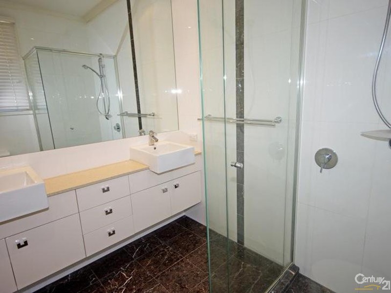 2A Shanahan Crescent, Mckinnon VIC 3204