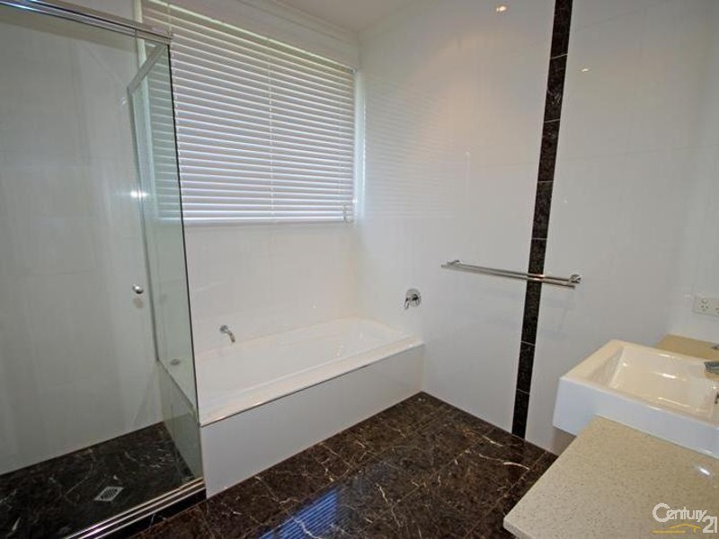 2A Shanahan Crescent, Mckinnon VIC 3204