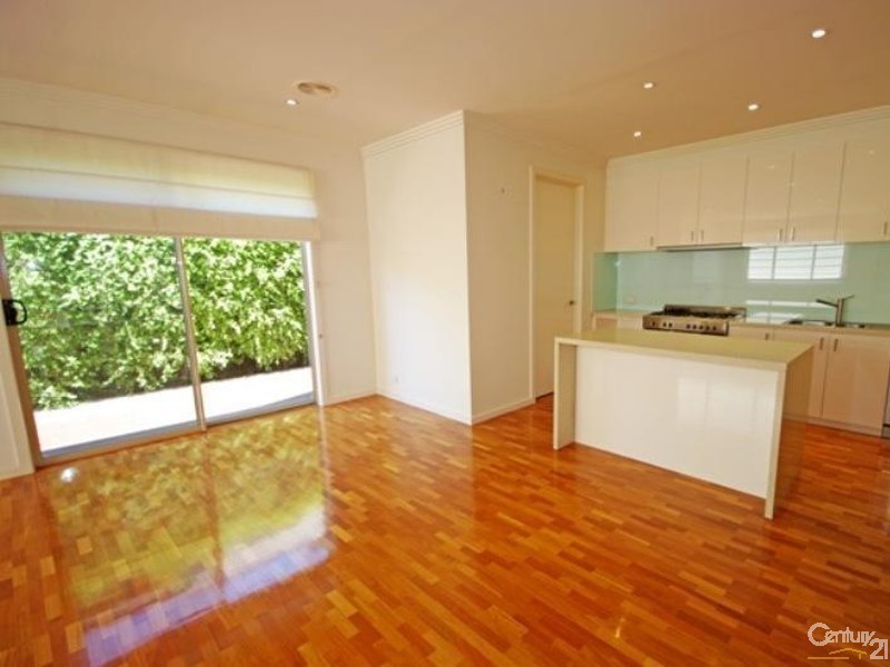 2A Shanahan Crescent, Mckinnon VIC 3204