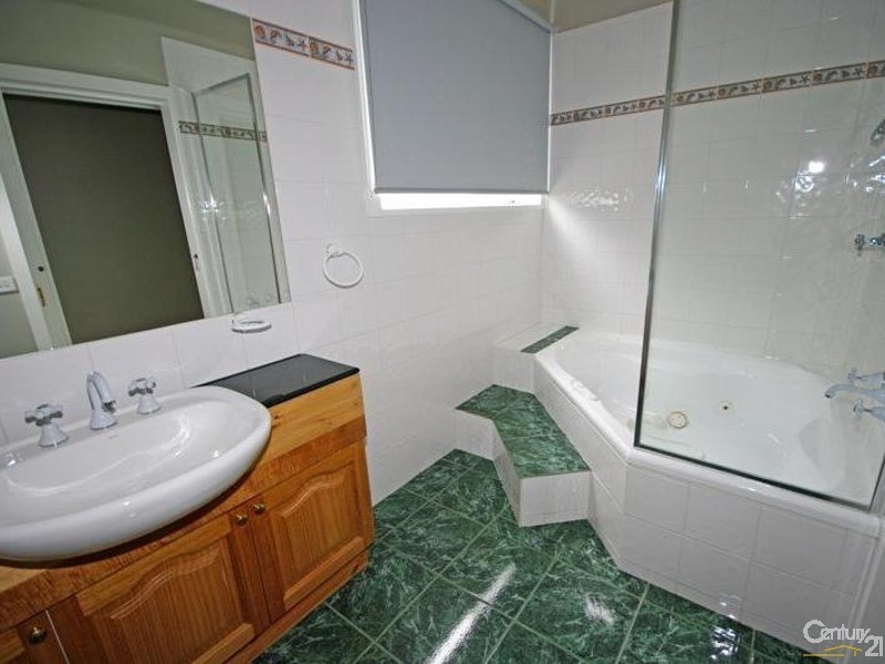 8A Harold Street, Mckinnon VIC 3204