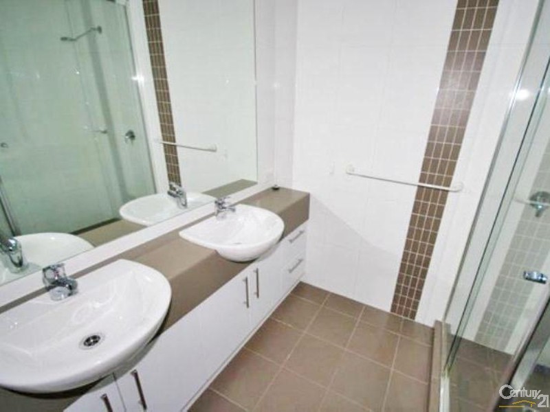 2/12 Browns Road, Bentleigh East VIC 3165