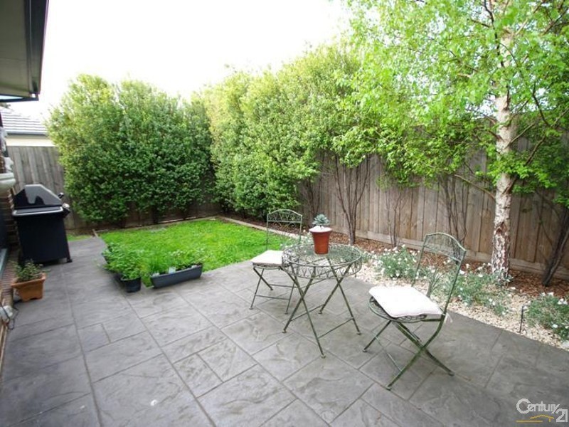 2/12 Browns Road, Bentleigh East VIC 3165