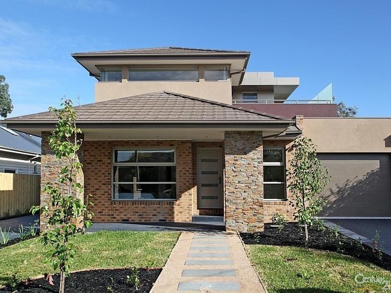 33 Graham Avenue, Mckinnon VIC 3204