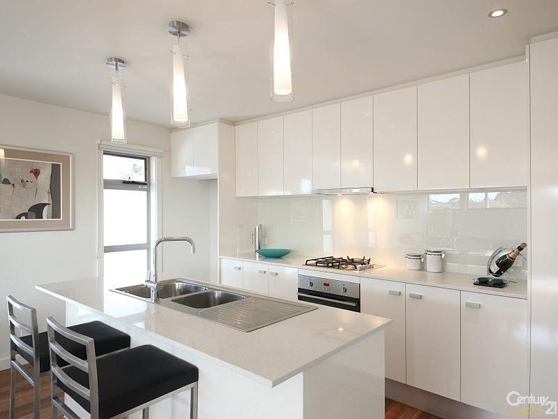 33 Graham Avenue, Mckinnon VIC 3204