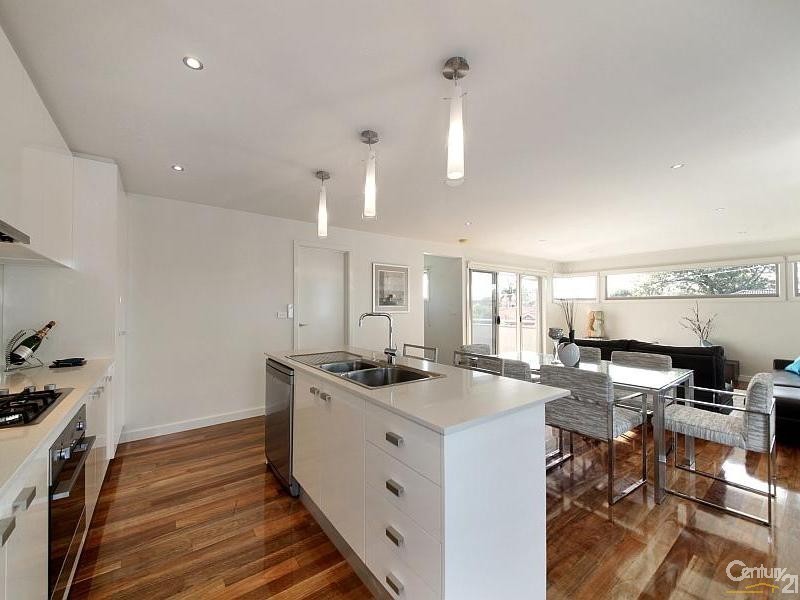 33 Graham Avenue, Mckinnon VIC 3204