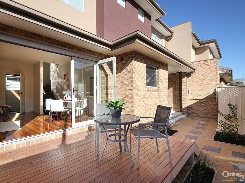 33 Graham Avenue, Mckinnon VIC 3204