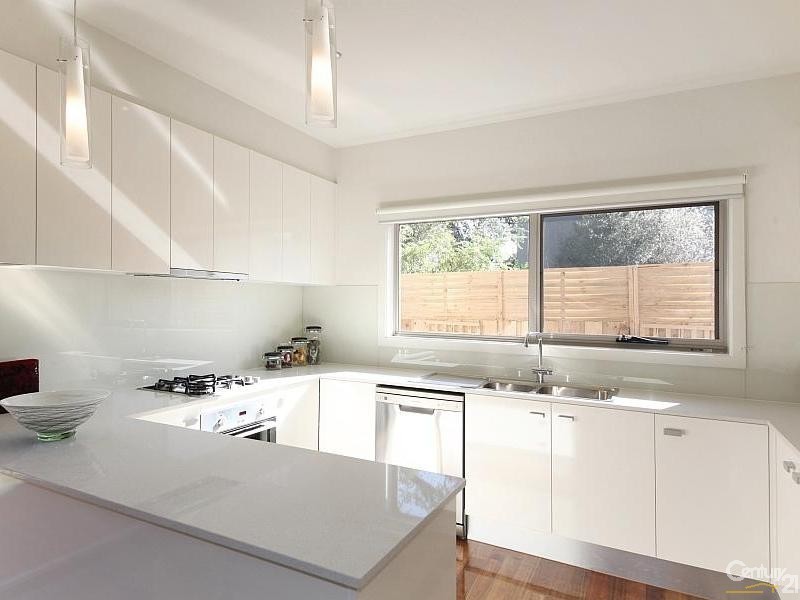 33 Graham Avenue, Mckinnon VIC 3204