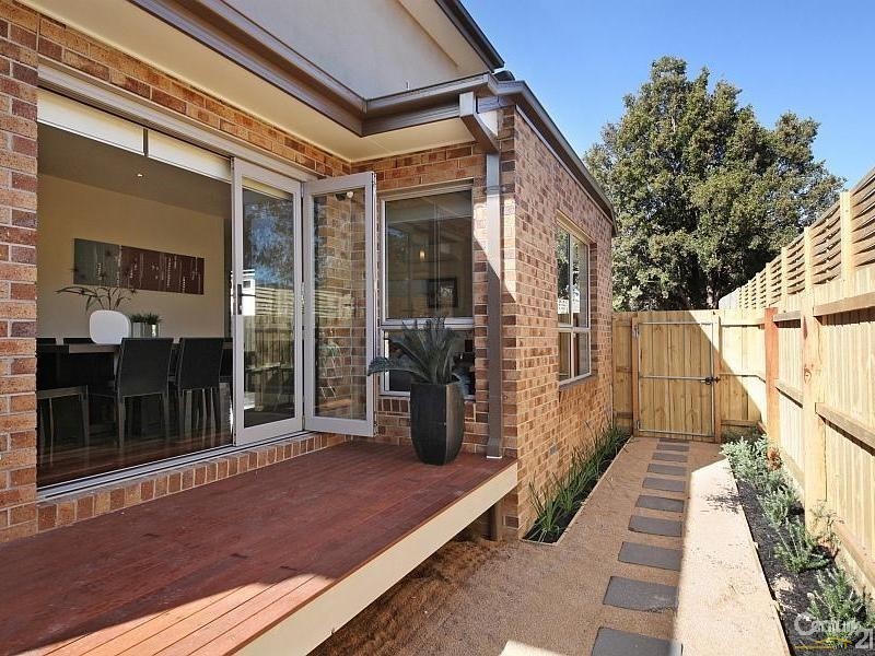 33 Graham Avenue, Mckinnon VIC 3204