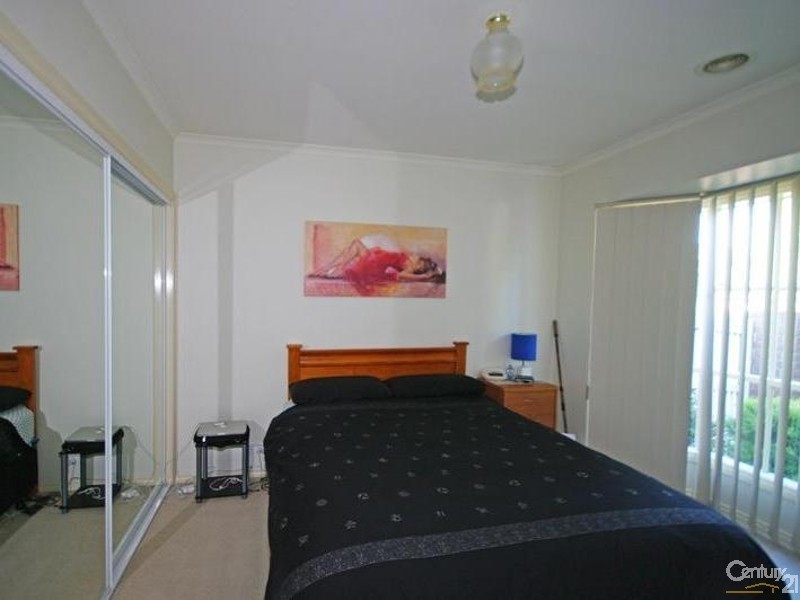 1/4 KATOOMBA STREET, Hampton East VIC 3188