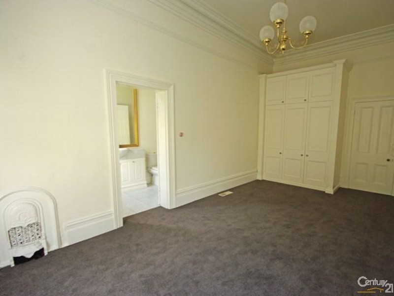 17 South Road, Brighton VIC 3186