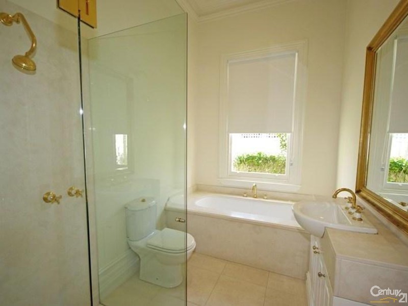 17 South Road, Brighton VIC 3186