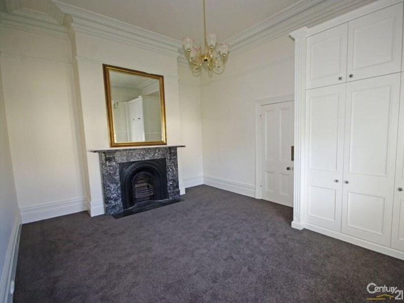 17 South Road, Brighton VIC 3186