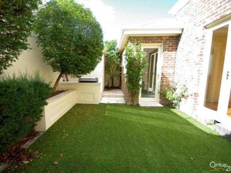 17 South Road, Brighton VIC 3186