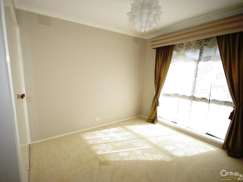 34 Sandleford Place, Dingley Village VIC 3172