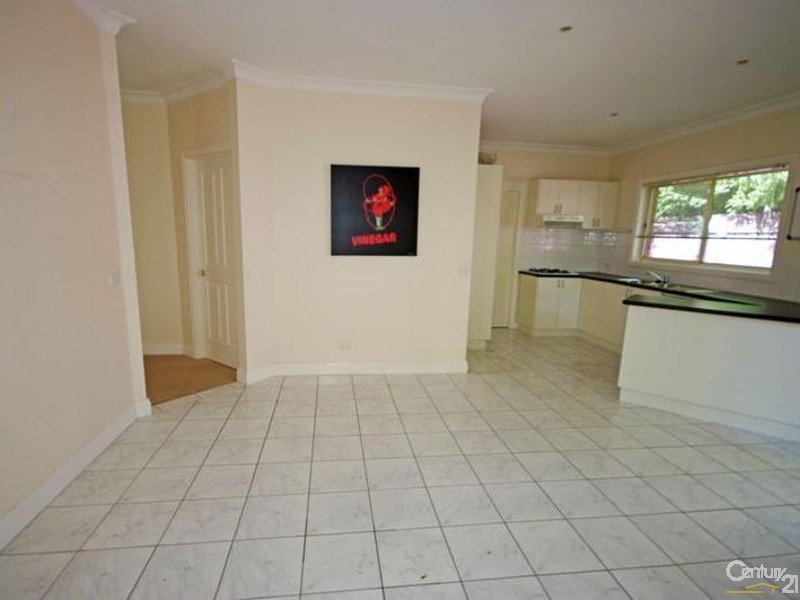 2/8 Ward Avenue, Oakleigh South VIC 3167